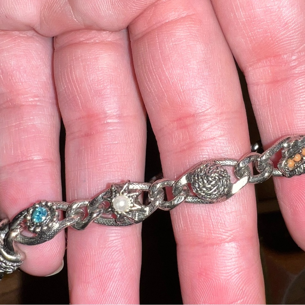 Vintage Signed Goldette Silver Tone Colorful Multi-Stone Charm Link Bracelet - Picture 10 of 11